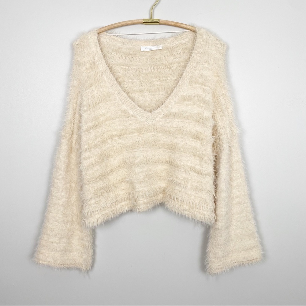 AMERICAN THREADS Cropped V Neck Sweater M Cozy